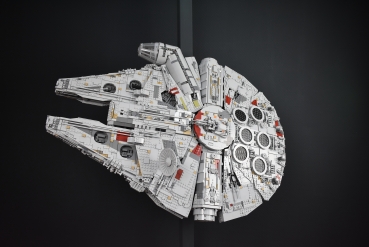 FalconHolder® die Halterung für deinen LEGO Millennium Falcon Star Wars Set 75192 03004