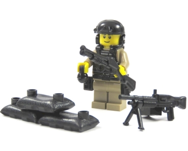 Custom Figure US soldier special unit made of LEGO® parts with custom accessory weapon