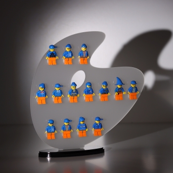 FiguRack® "frozen-paint" Collection showcase for 14 LEGO® minifigs