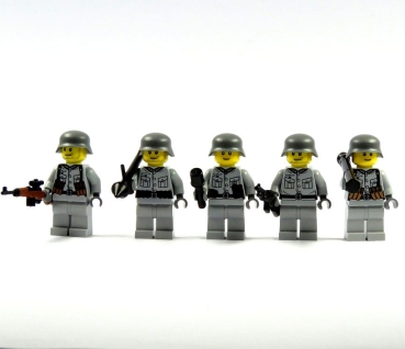5 Custom WW2 Soldierx 2.0 with weapen Printed LEGO® and BrickArms parts gray