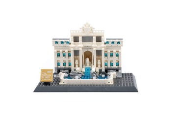 Wange Trevi Fountain in Rome 27 cm long, 18 cm wide and 15 cm high