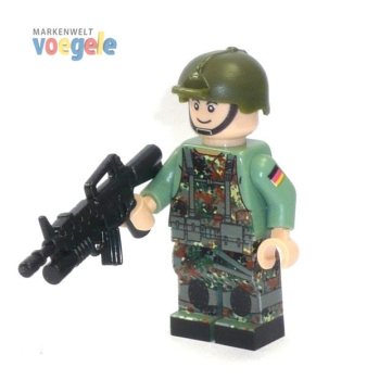 Custom Figure German Bundeswehr Soldier with Gun made of LEGO bricks