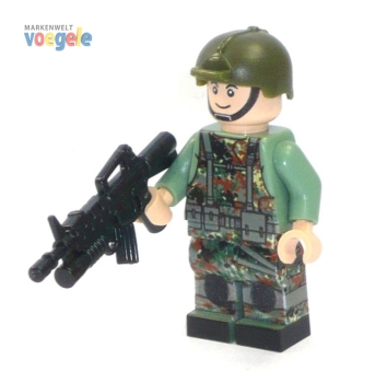 Custom Figure German Bundeswehr Soldier with Gun made of LEGO bricks