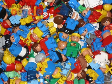 10 LEGO Duplo figures