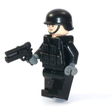 Custom Figure SWAT soldier with weapen and much Brickarms accessories made of LEGO bricks gun