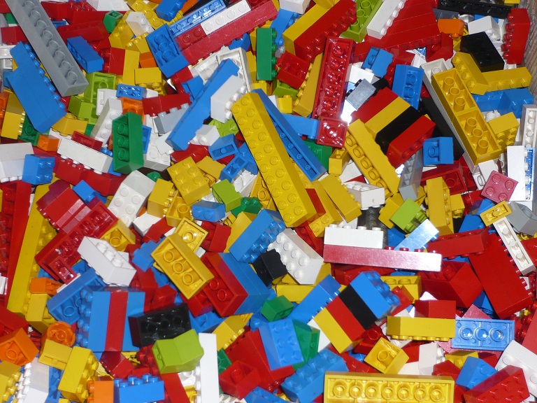 Lego 1 KG 1 pounds and 6 Lego Figures KILO WARE COLLECTION Basic Bricks Plates