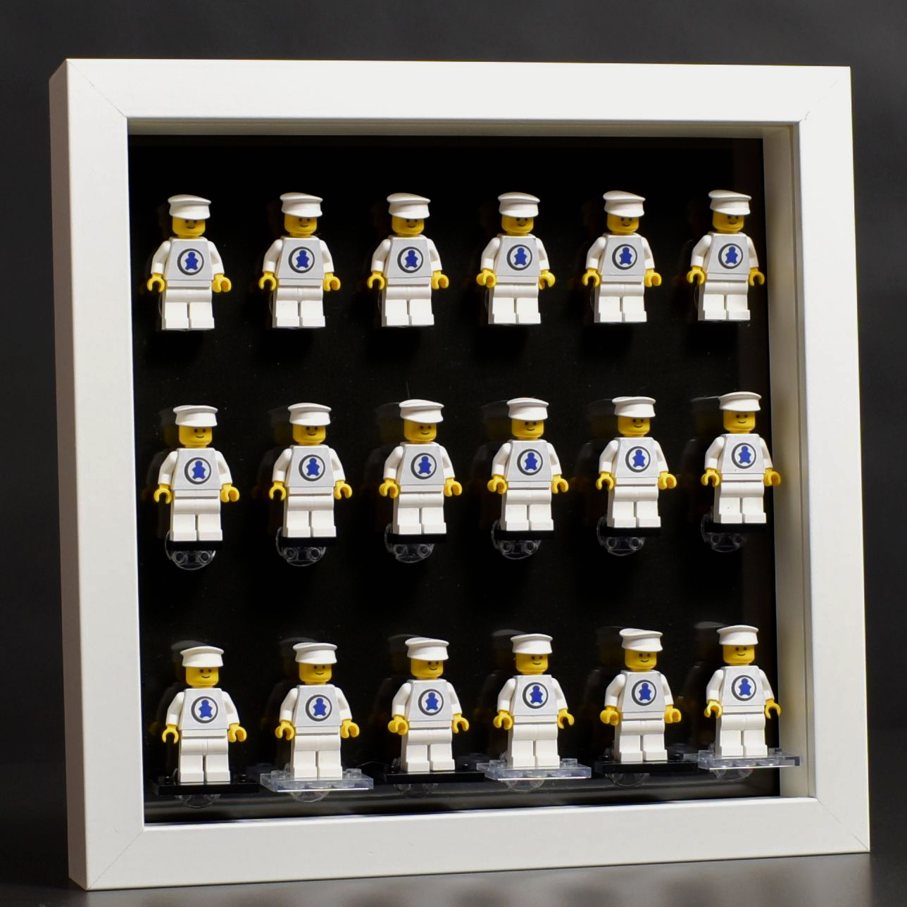 Serrado Frugal Giro de vuelta 9er Inlay depositor for IKEA RIBBA frame 23 x 23 designed for LEGO®  minifigures slot for 9 Figures 02015 - Markenwelt Voegele
