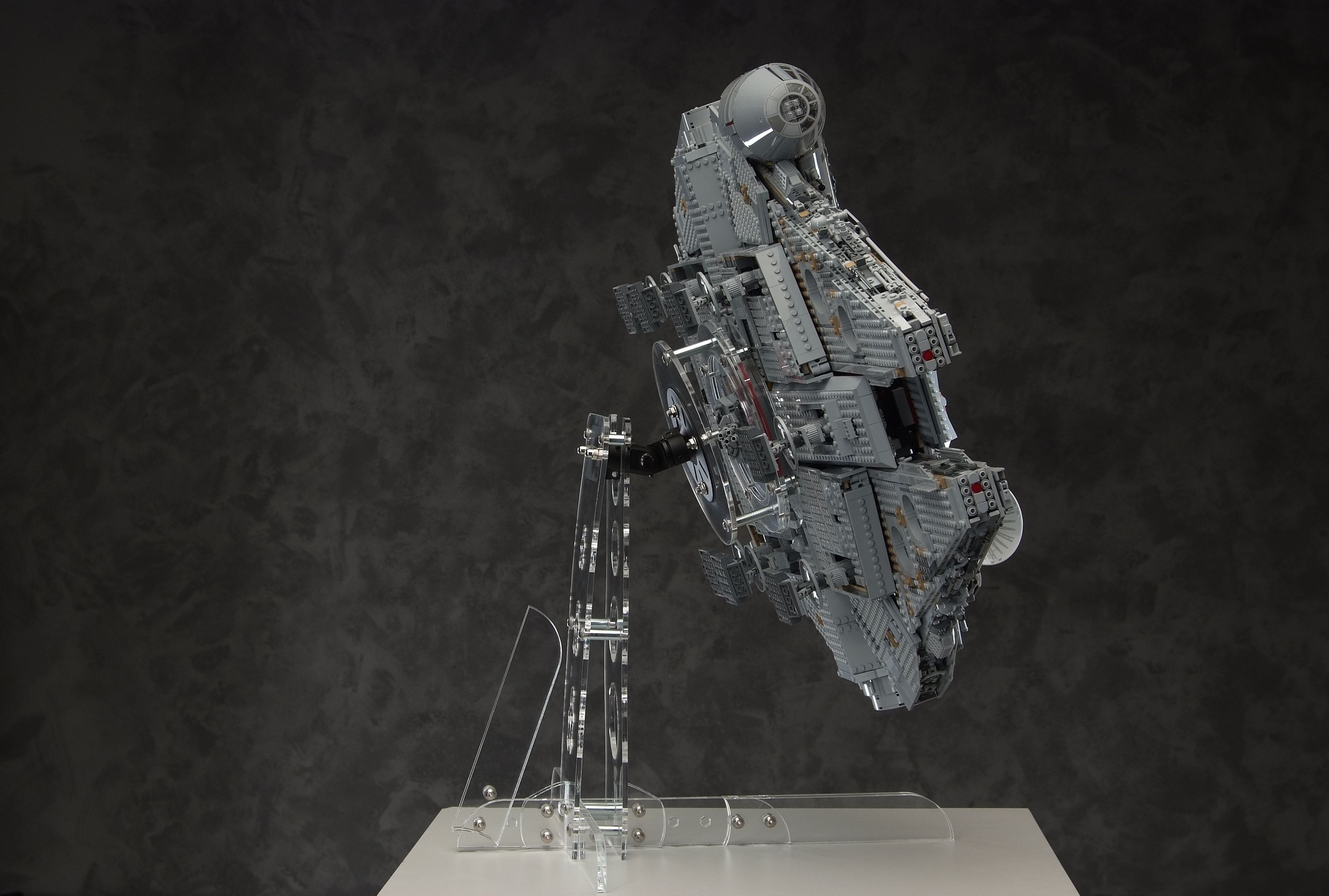 lego millennium falcon stand