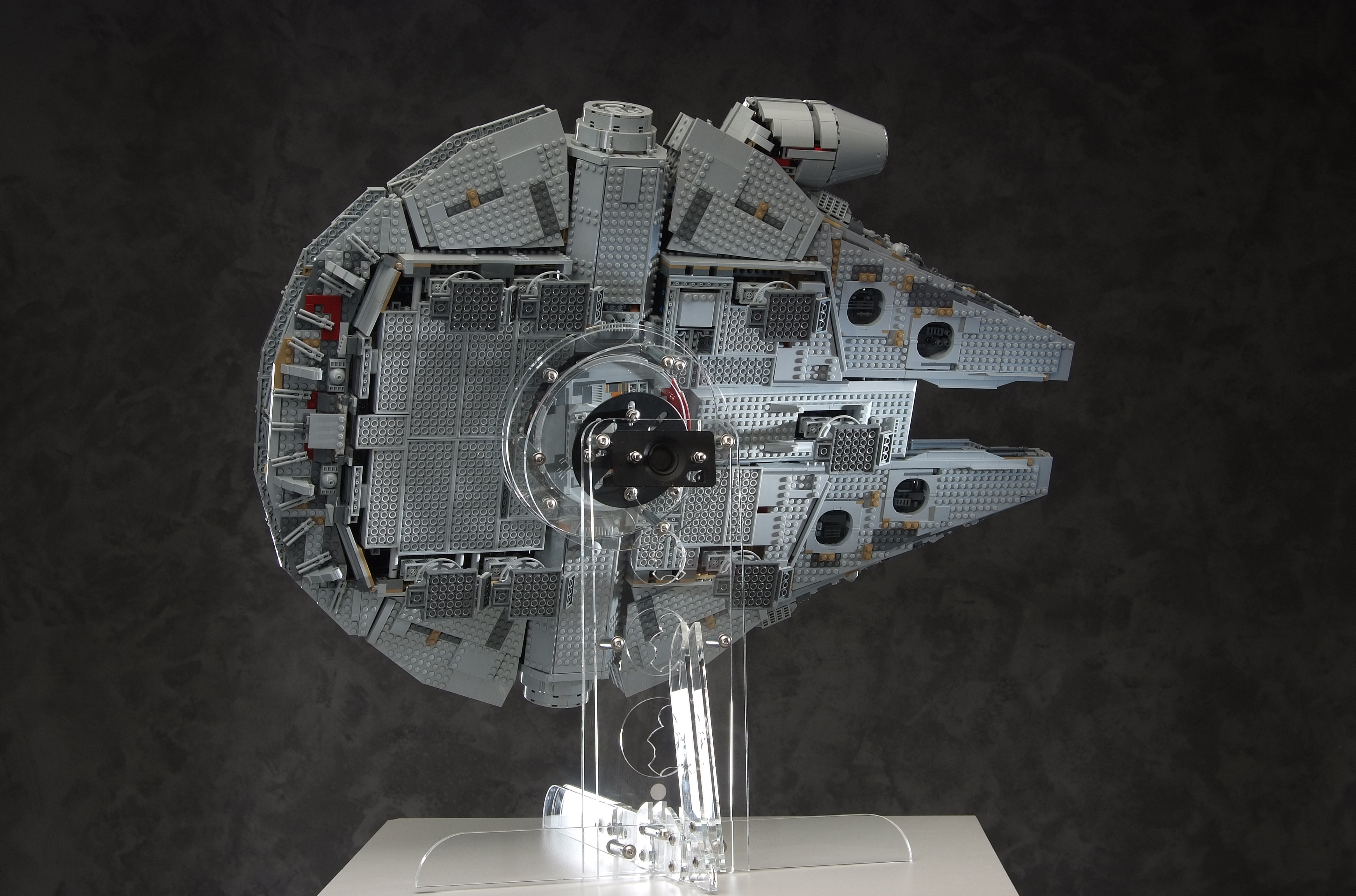 lego millennium falcon 75192 stand
