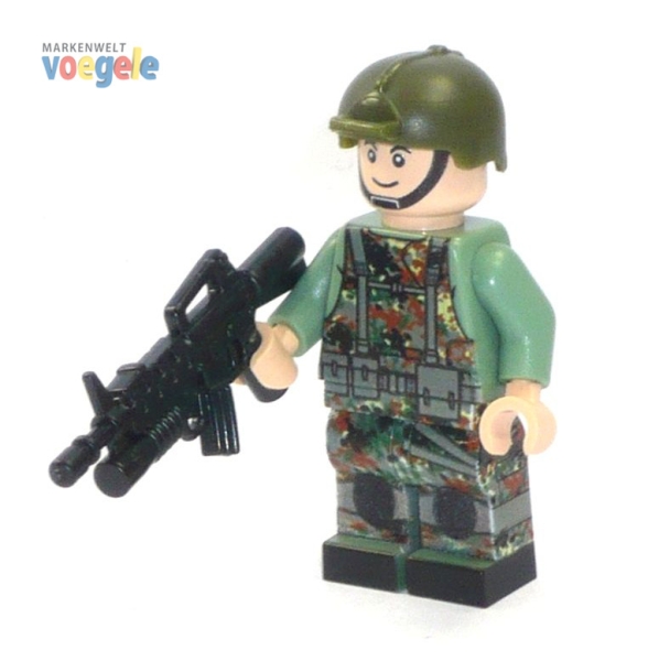 Custom Figure German Bundeswehr Soldier with Gun made of LEGO bricks