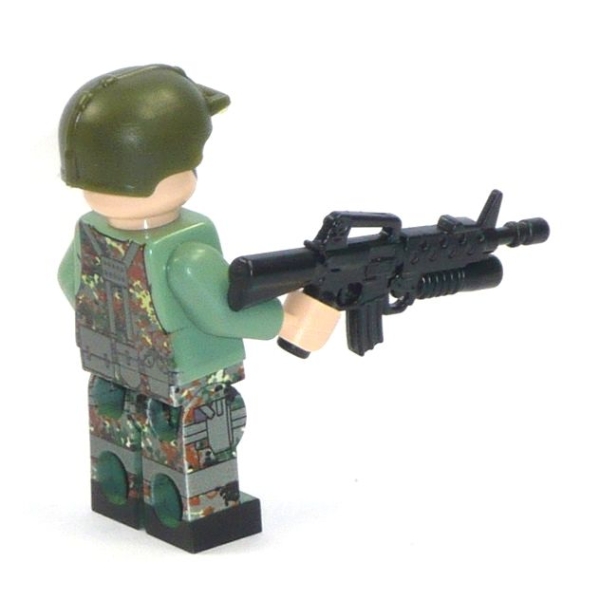 Custom Figure German Bundeswehr Soldier with Gun made of LEGO bricks