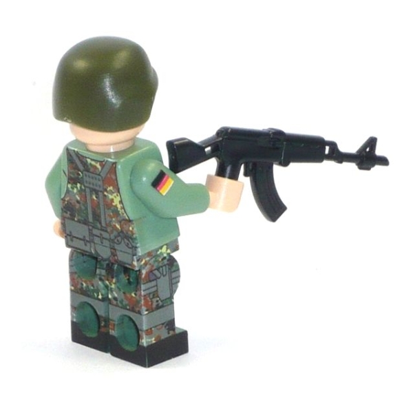 Custom Figure German Bundeswehr Soldier with Gun made of LEGO bricks
