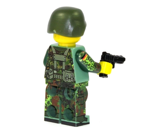 Custom Figur Bundeswehr Soldat mit Custom Waffe aus LEGO® Teilen R1/R7/F11