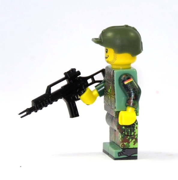 Custom Figur Bundeswehr Soldat mit Custom Waffe aus LEGO® Teilen R1/R7/F10