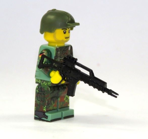 Custom Figur Bundeswehr Soldat mit Custom Waffe aus LEGO® Teilen R1/R7/F10