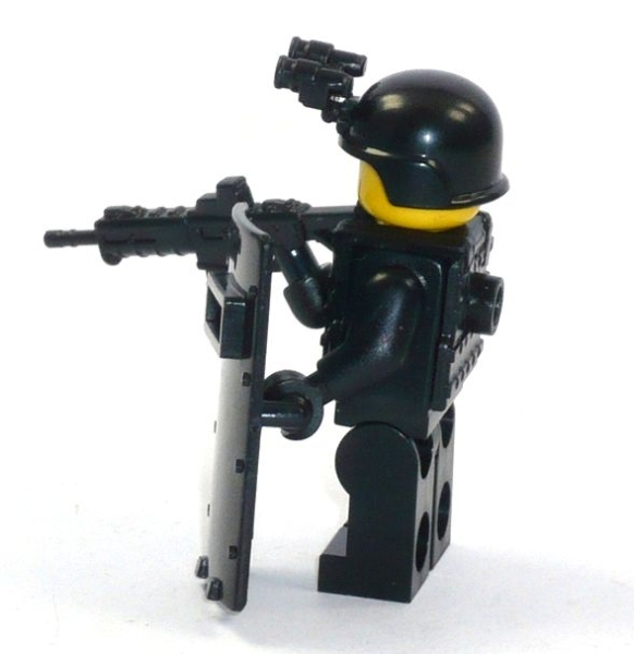 Custom Figure SWAT soldier with CombatBrick weapen and much accessories made of LEGO bricks